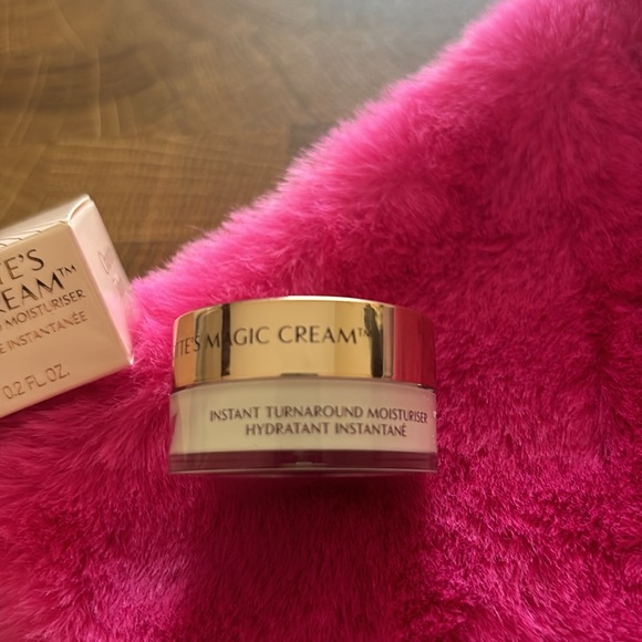 3 for $15/Charlotte Tilbury Magic Cream Instant Turnaround Moisturizer - Picture 3 of 4